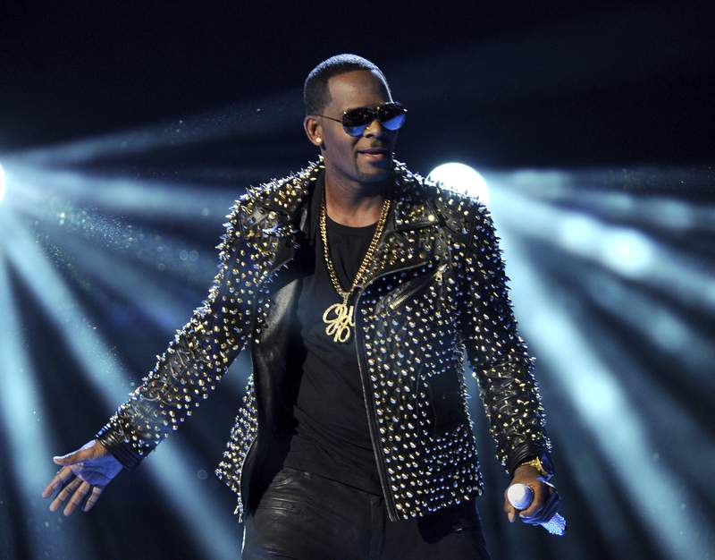 R. Kelly's lawyer wants trial delayed due to jail quarantine