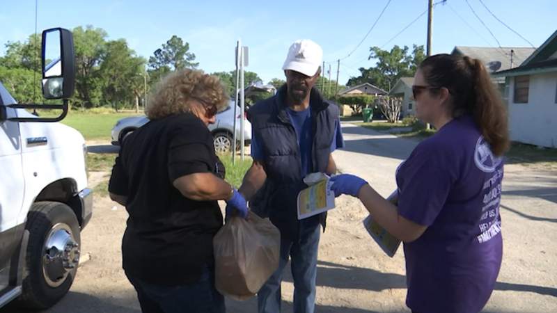 Central Florida nonprofit needs plastic bags for volunteer to make mats for homeless - WKMG News 6 & ClickOrlando