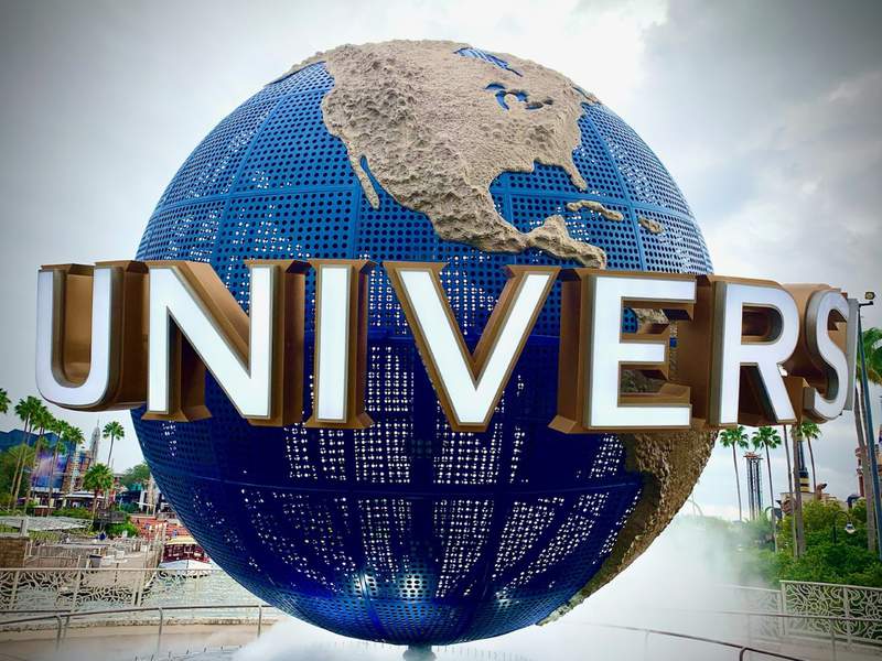 Universal Orlando looks to hire 2,000 people for summer jobs