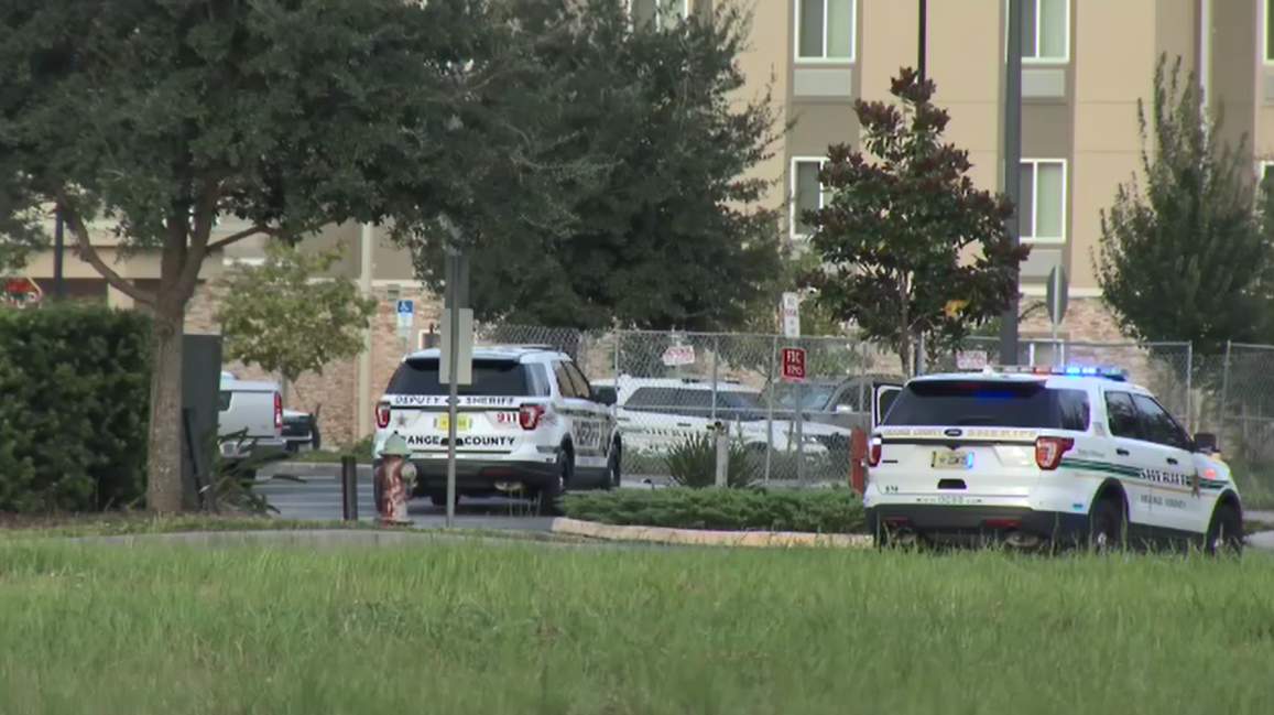 Armed guest who hadn’t paid bill barricaded himself inside room at I-Drive hotel, deputies say