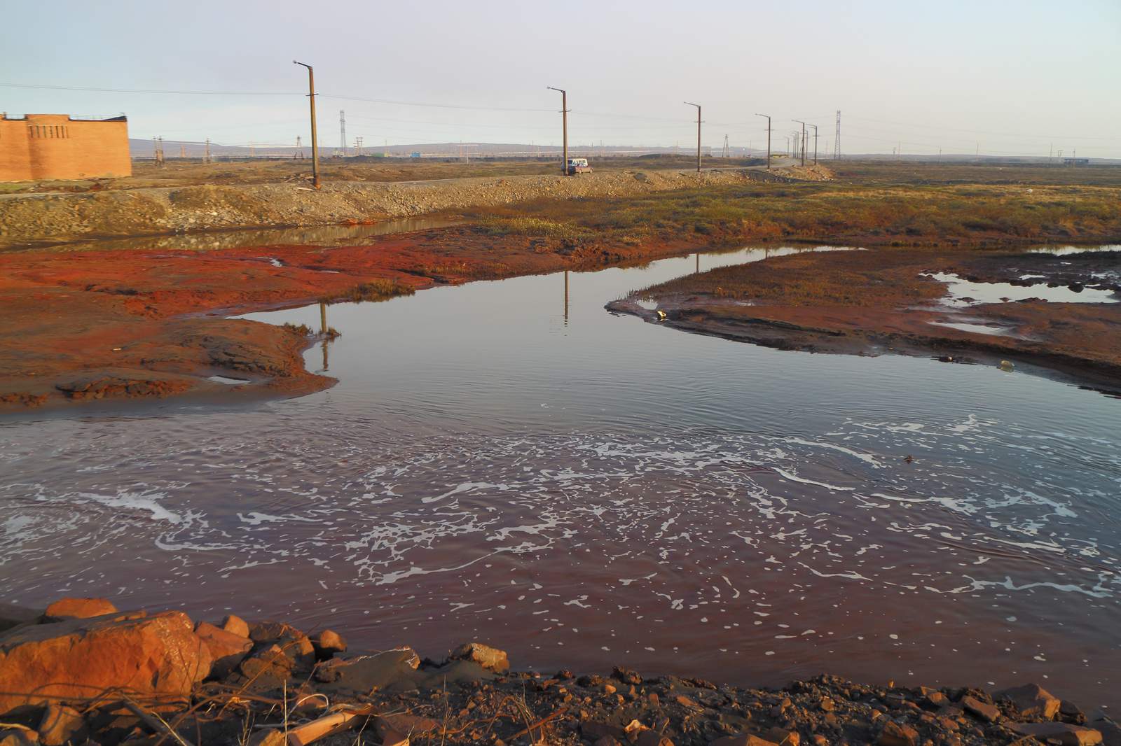 Siberian governor says leaked oil spilled into Arctic lake