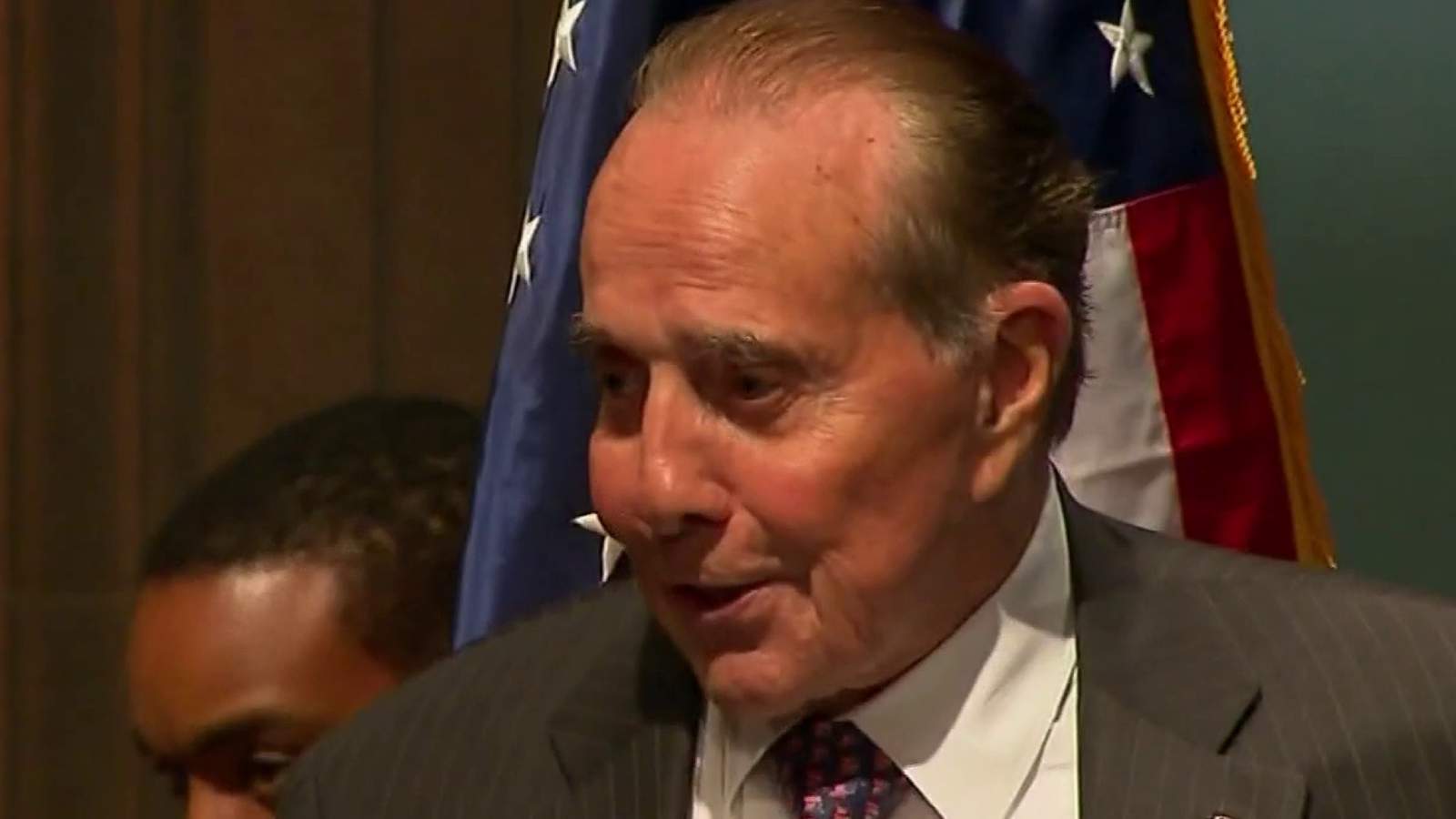 Retired U.S. Sen. Bob Dole diagnosed with stage 4 lung cancer