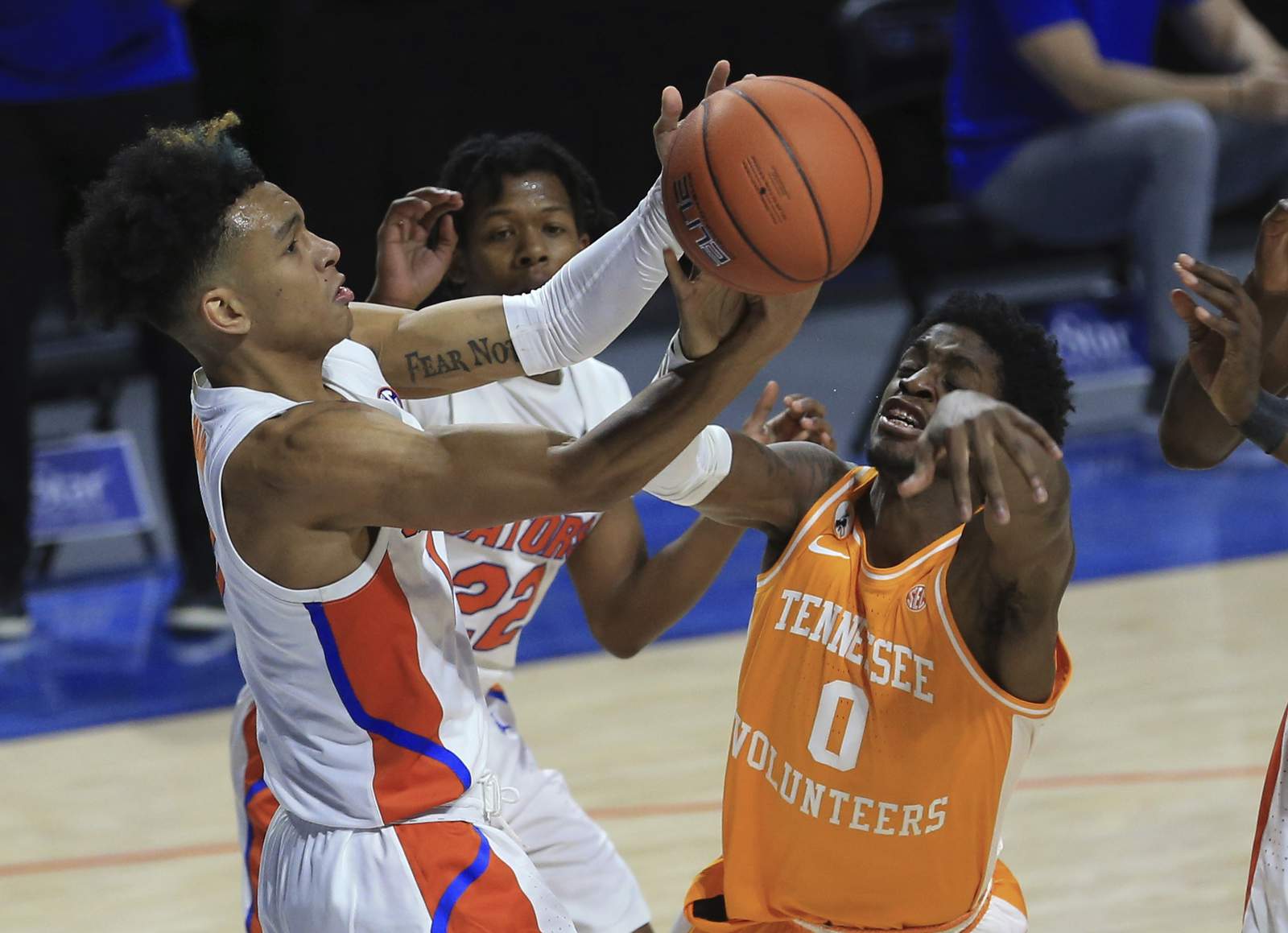 Short-handed Florida stuns No. 6 Tennessee 75-49