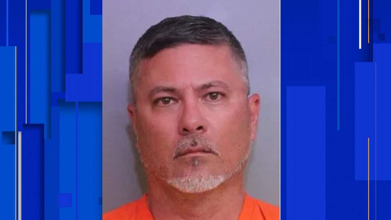 Florida teacher faces 408 child porn charges