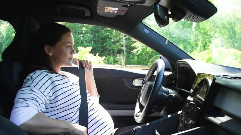 Here are safety tips for driving while pregnant