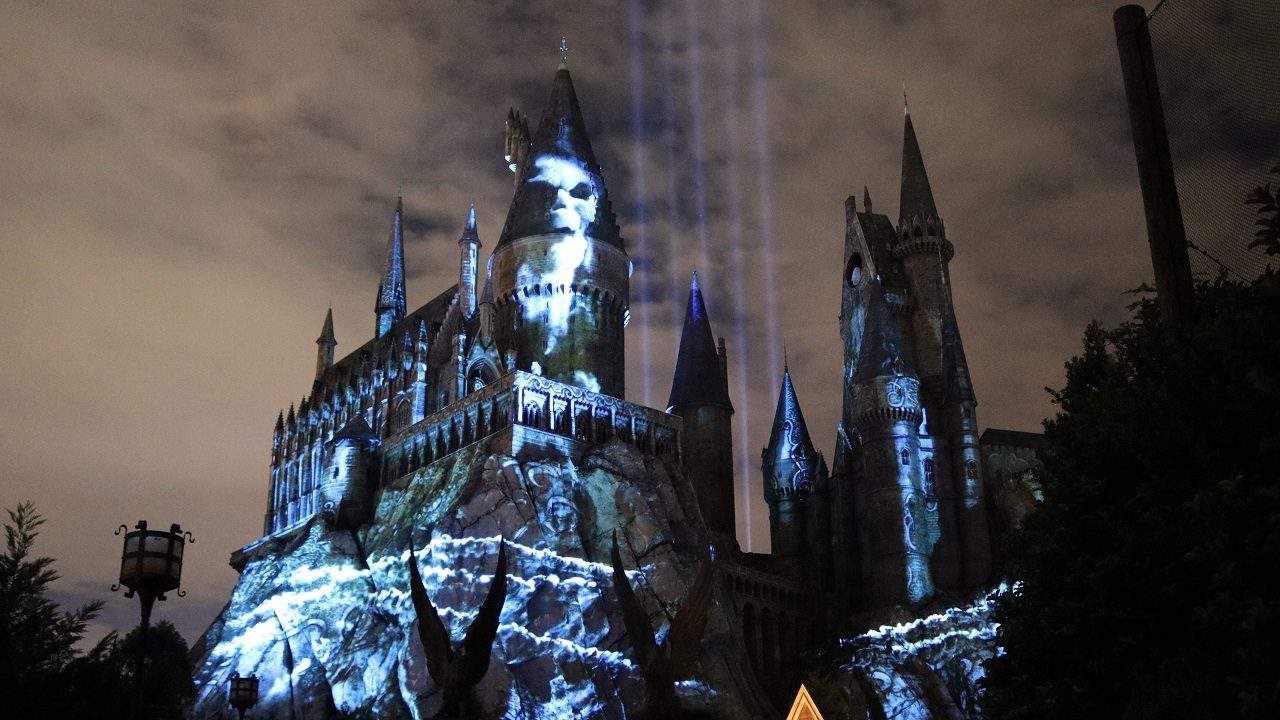 Dark Arts At Hogwarts Castle Show Debuts At Universal Orlando