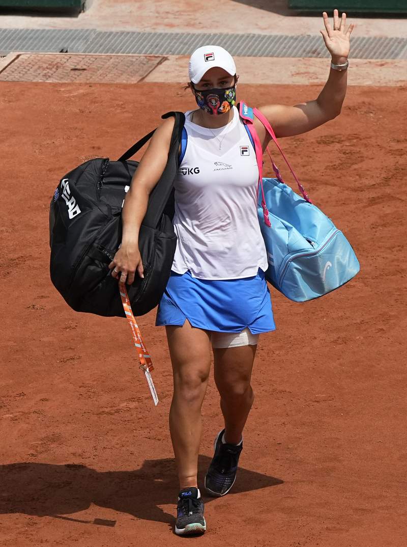French Open champion Nadal reaches 3rd round on empty court