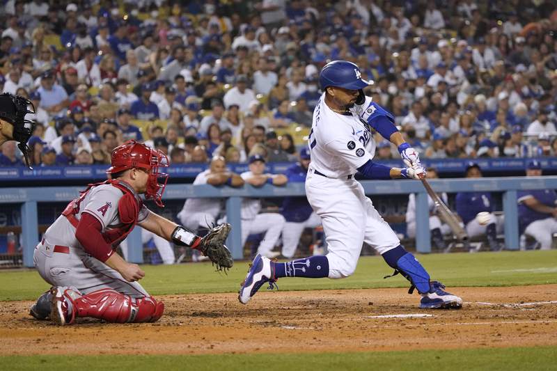 All Betts off: Dodgers place Betts on IL with sore hip