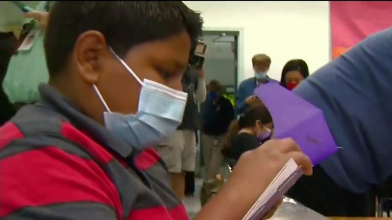 Florida OKs school vouchers for students who oppose masks