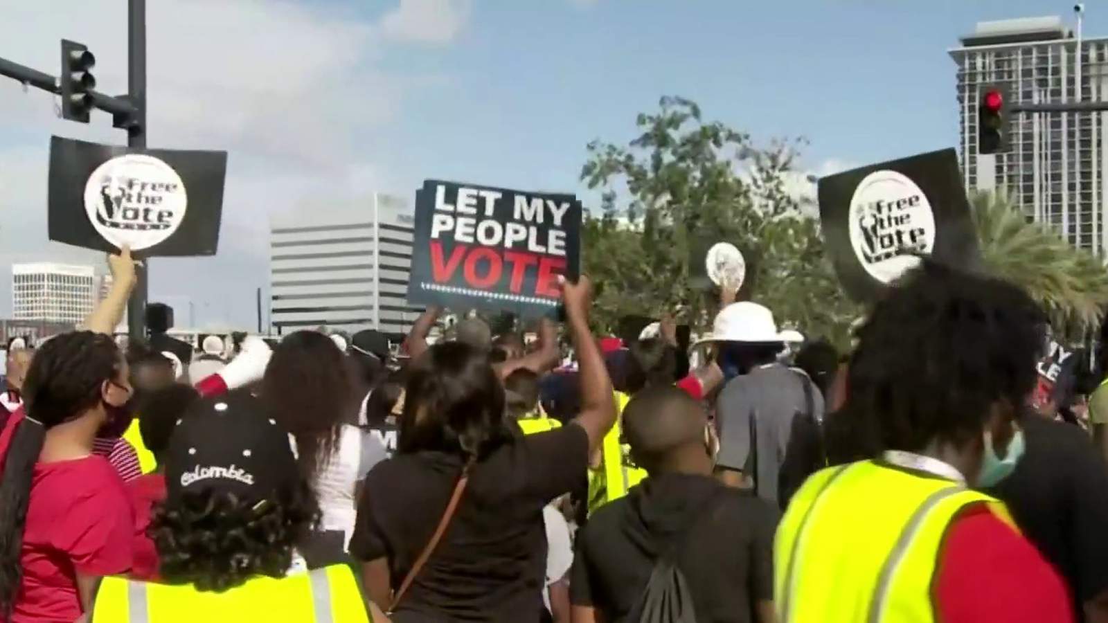 Hundreds gather to rally returning citizens to vote early in Orlando