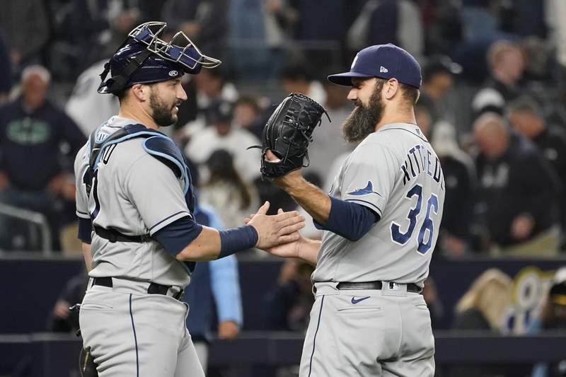 Yanks' rally fizzles, AL wild-card race tightens as Rays win