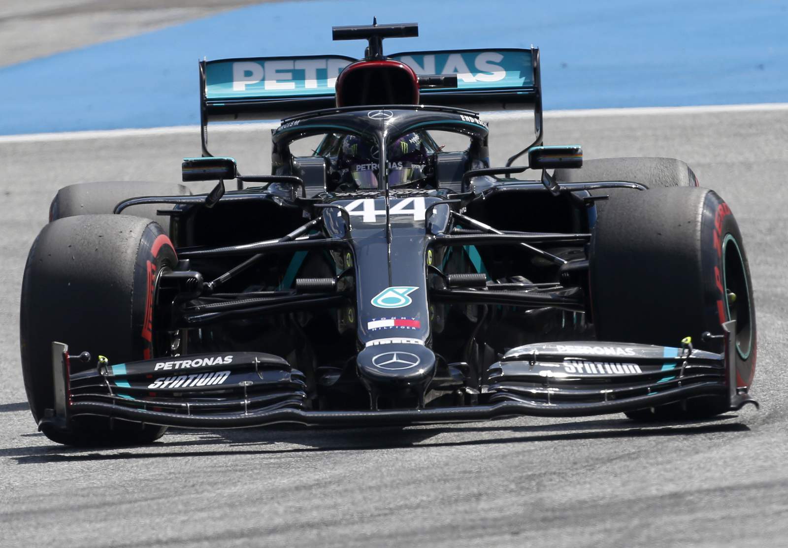 Hamilton starts Austrian GP from 5th after grid penalty