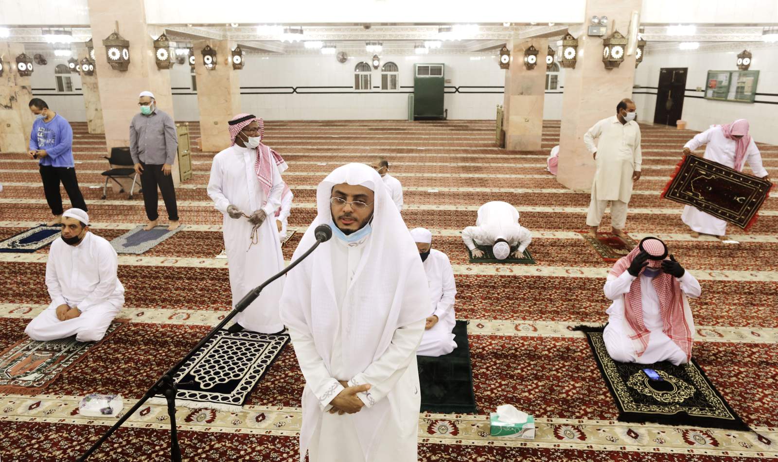 Mosques reopen in Saudi Arabia and Jerusalem amid virus woes