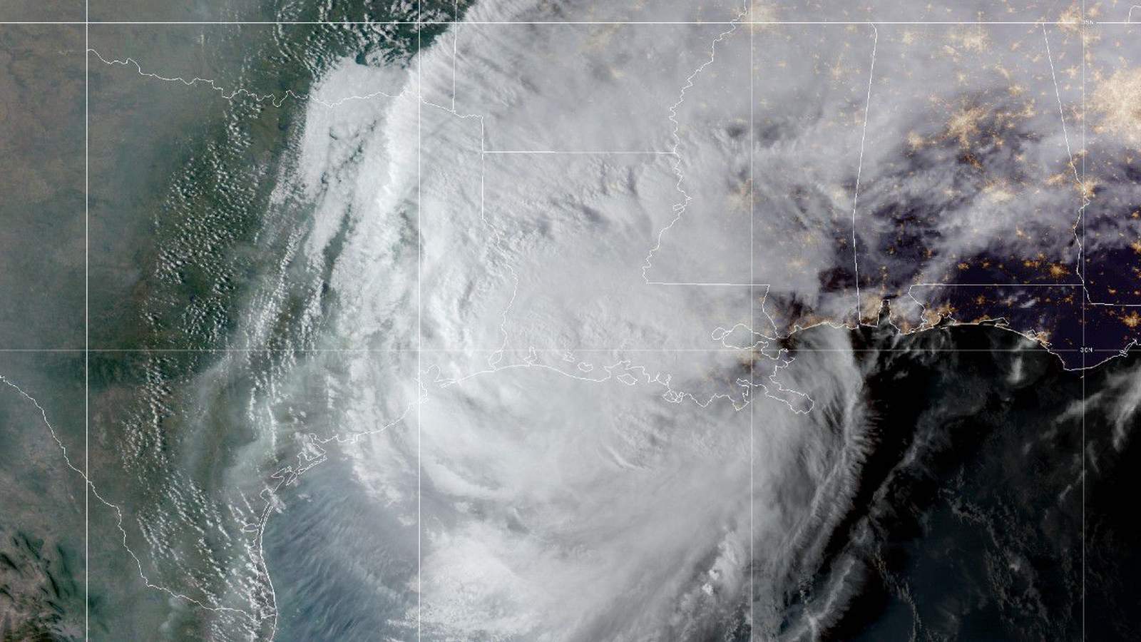 LIVE TRACK, SATELLITE, MORE: Hurricane Delta makes landfall in Louisiana