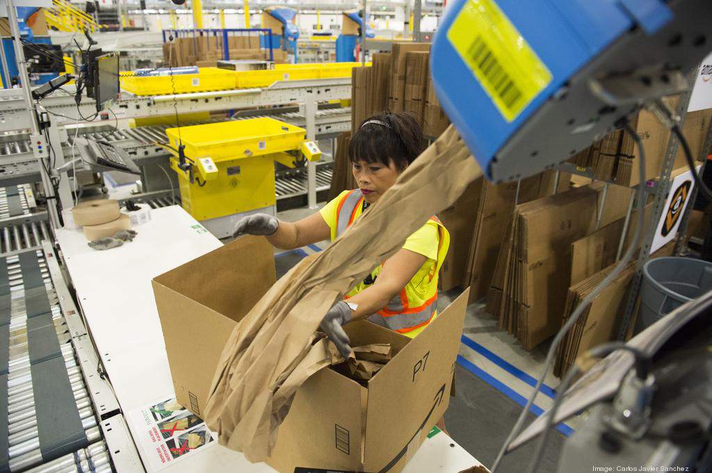 Report: Amazon looks to turn malls into fulfillment centers