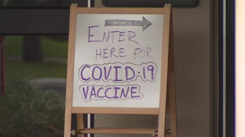 Here are 5 steps to talk to your friends about COVID-19 vaccine