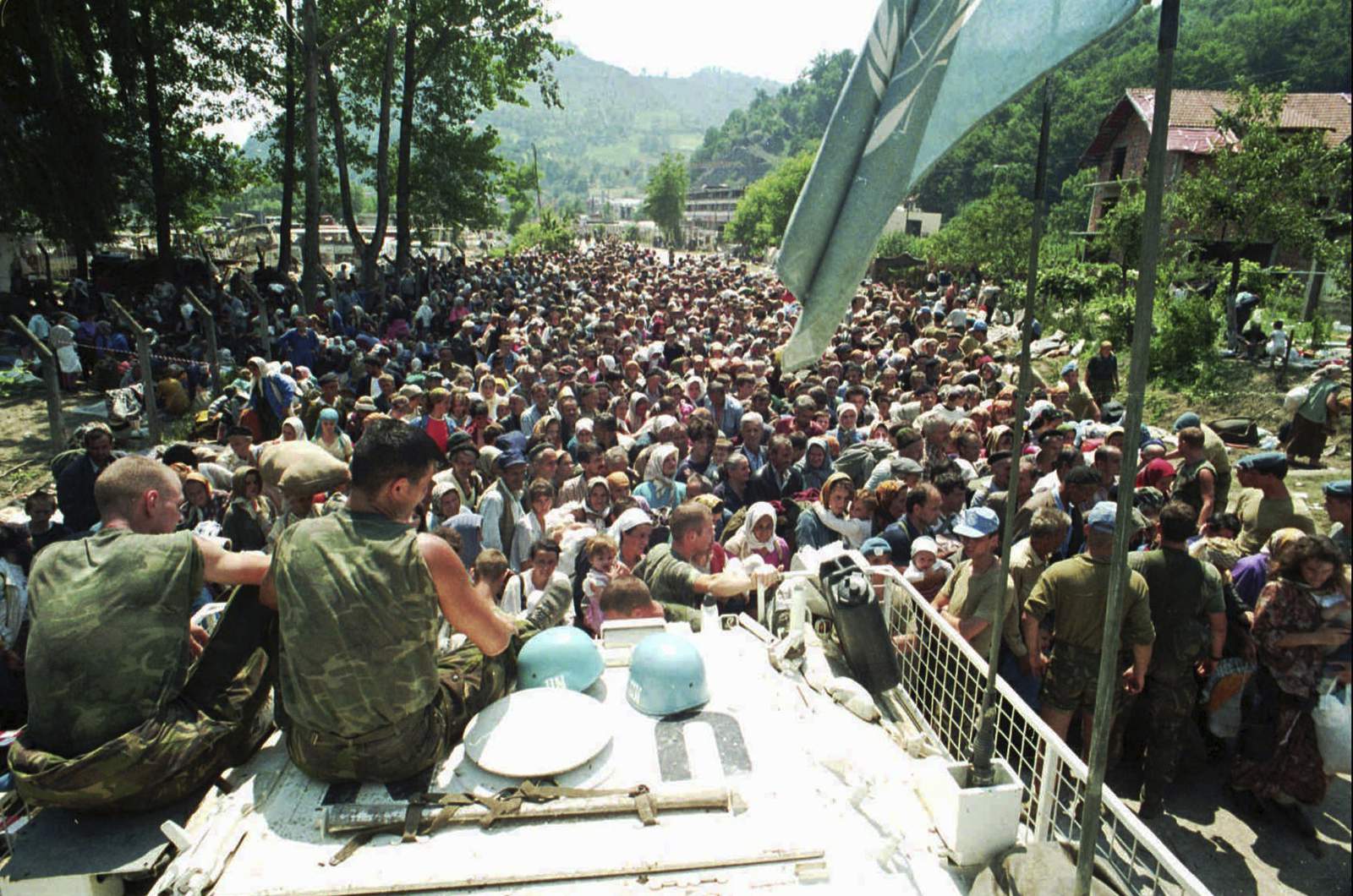 Dutch govt offers gesture of appreciation to Srebrenica vets