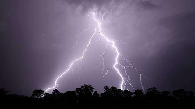 Man struck by lightning in Brevard County, fire rescue says