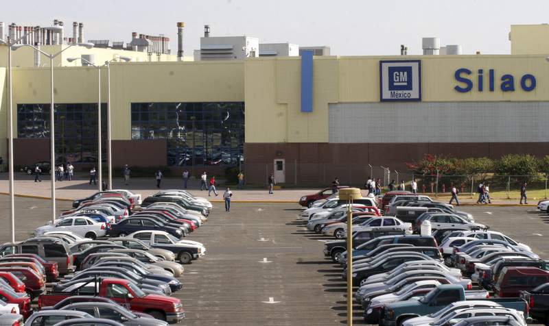 Workers at Mexico GM plant end contract, oust union in vote