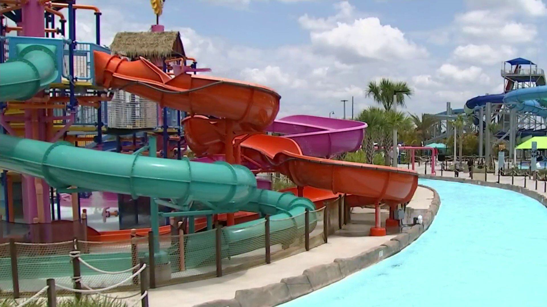 🔓 Win a family 4-pack of tickets to Island H2O Water Park
