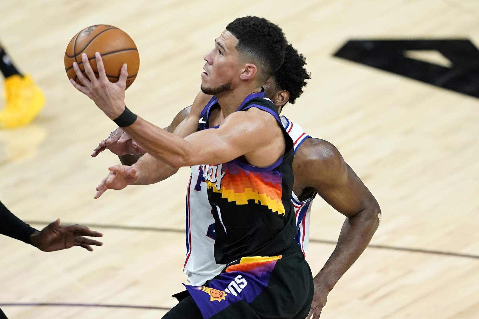 Suns keep rolling, top 76ers 120-111 for 5th straight win