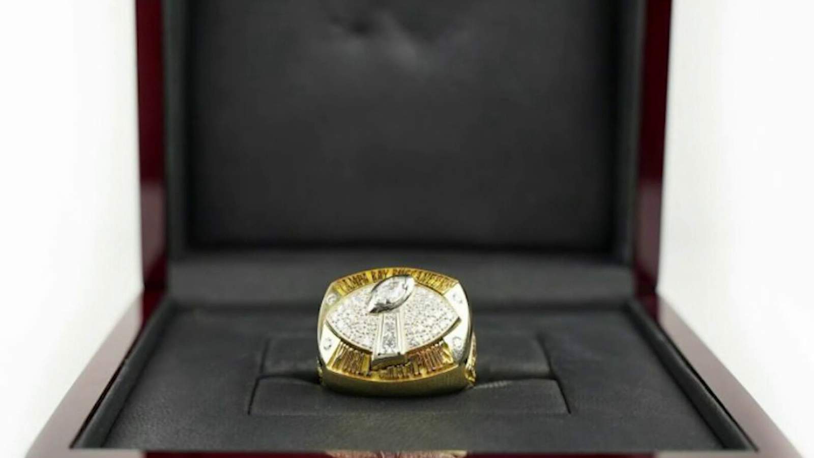 2003 Buccaneers Super Bowl ring up for auction to support Boys & Girls Clubs