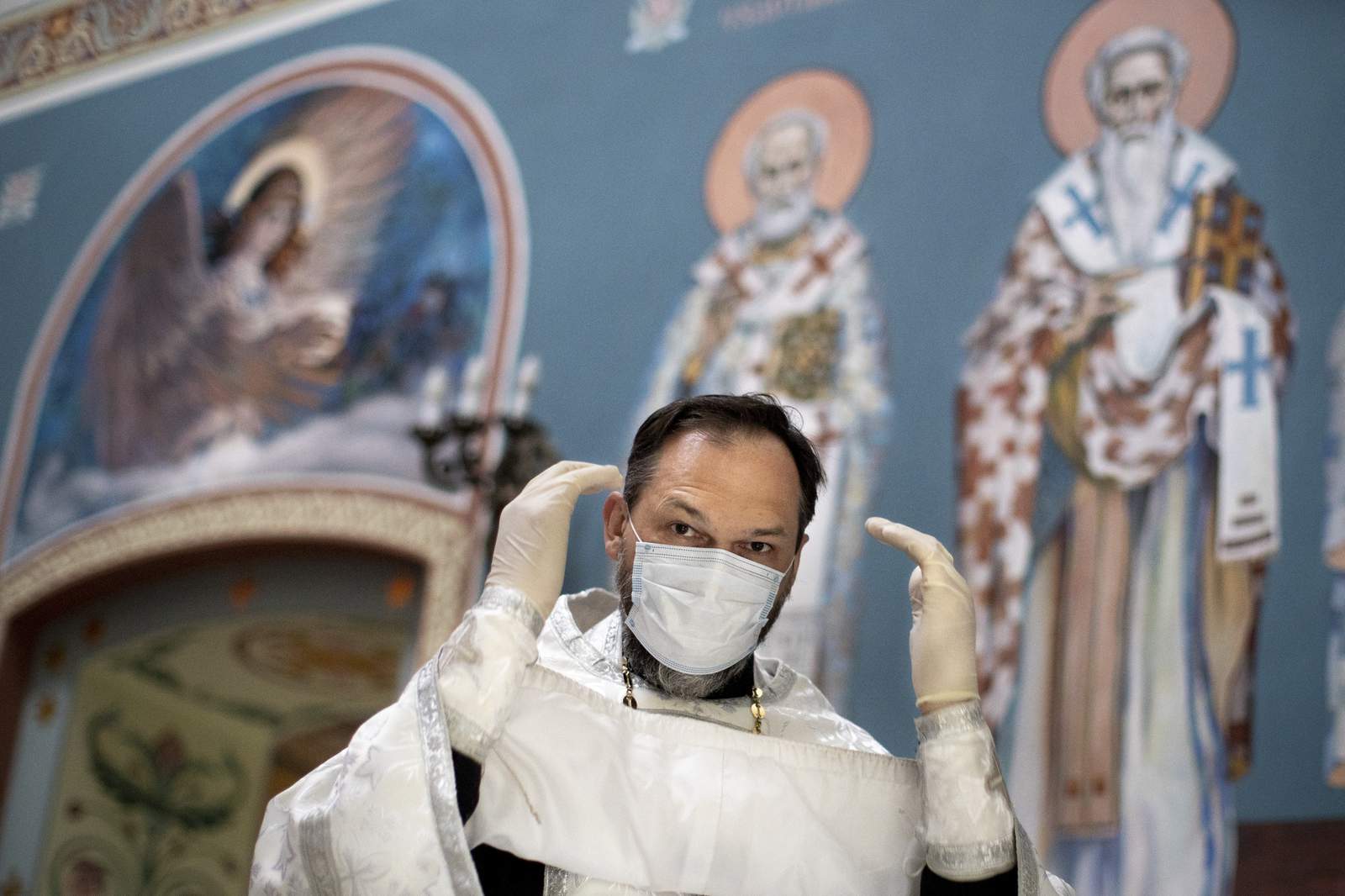 Russian Orthodox priest tends to Moscow's COVID-19 patients