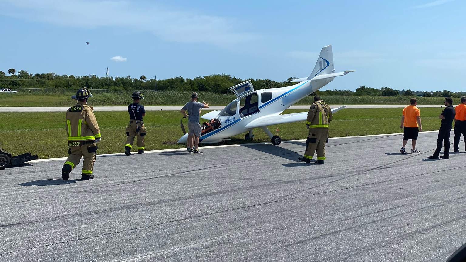 Single-engine aircraft skids off runway at Merritt Island Airport