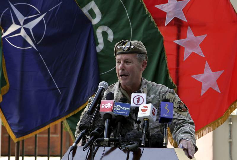 Top US commander in Afghanistan relinquishes post