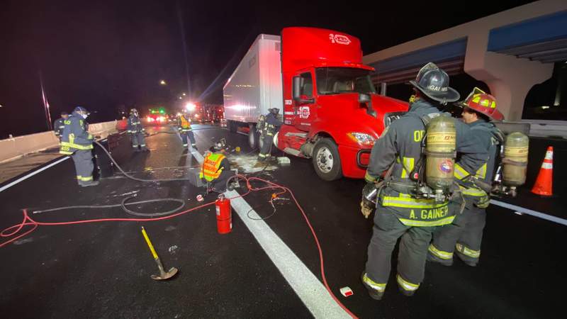 Fuel tank crash on I-4 causes gallons of leaking diesel, lane closures