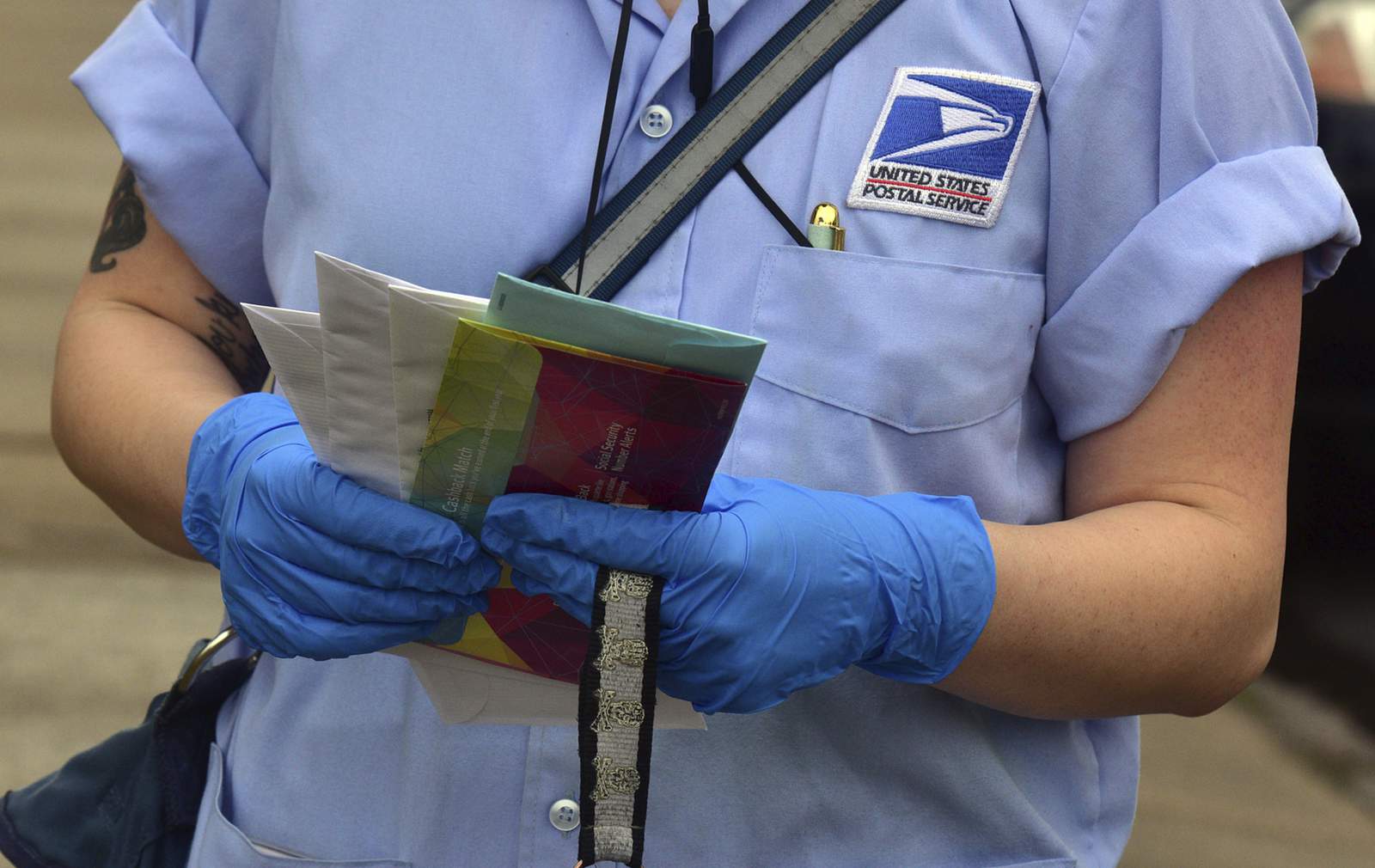 Postal carrier guilty of stealing gift cards, other mail