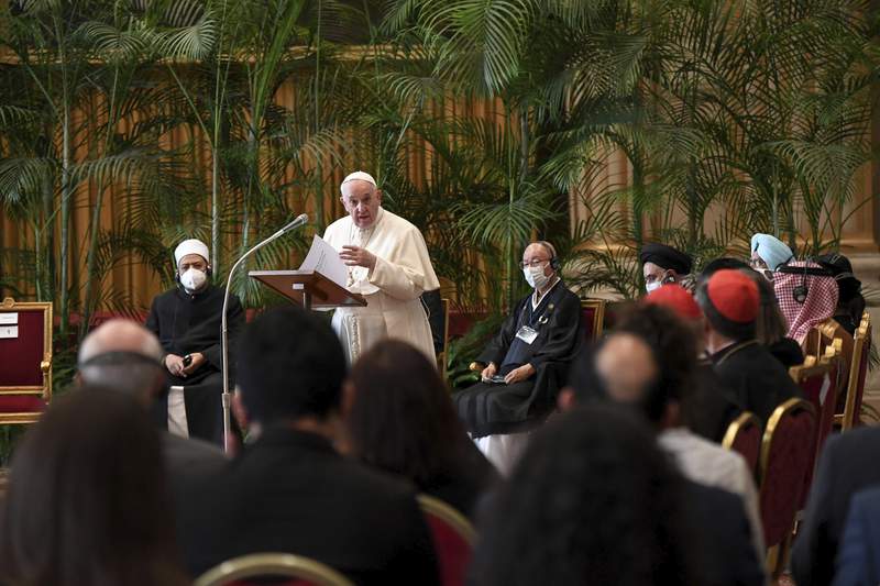Pope, faith leaders sign joint climate appeal before summit
