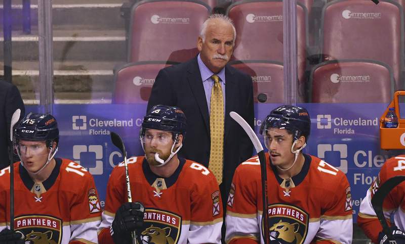Amid scandal, Quenneville resigns as Florida Panthers coach
