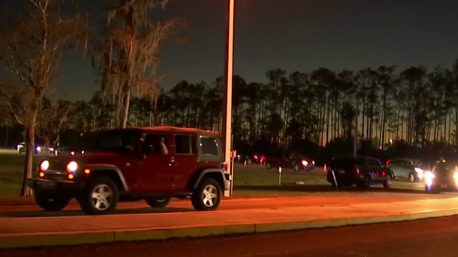 Seniors sleep in their cars to wait for COVID-19’s vaccination event in Volusia County