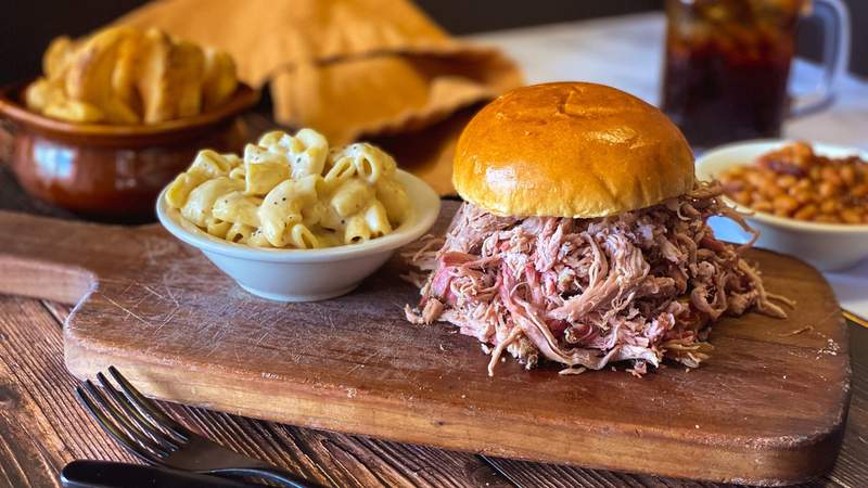 Git-N-Messy barbecue expanding into Sanford food hall