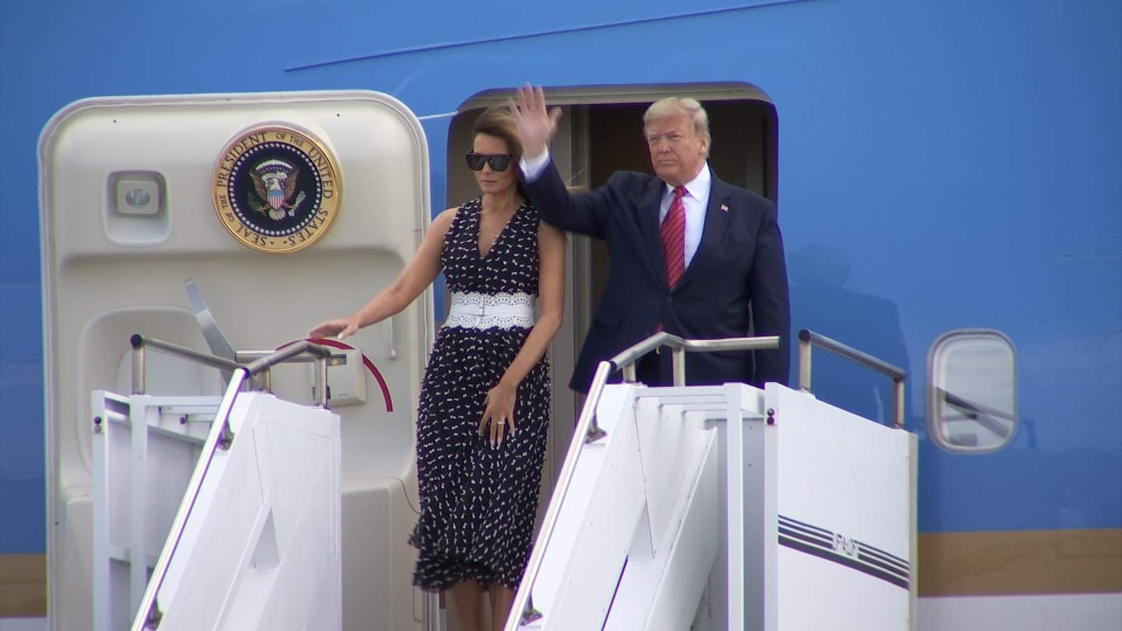 Trump Takes Daytona 500 Warmup Lap In Presidential Limousine