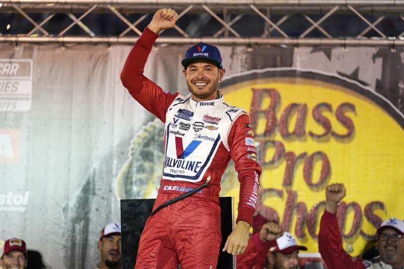 Larson returns to Las Vegas looking for another victory