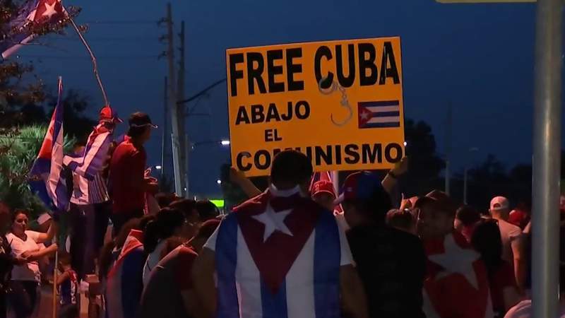 Demonstrators in Orlando plan to protest for days to support Cuban people