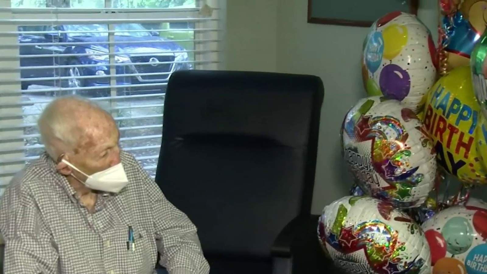 Birthday blowout: WWII veteran gets special surprise to celebrate turning 95
