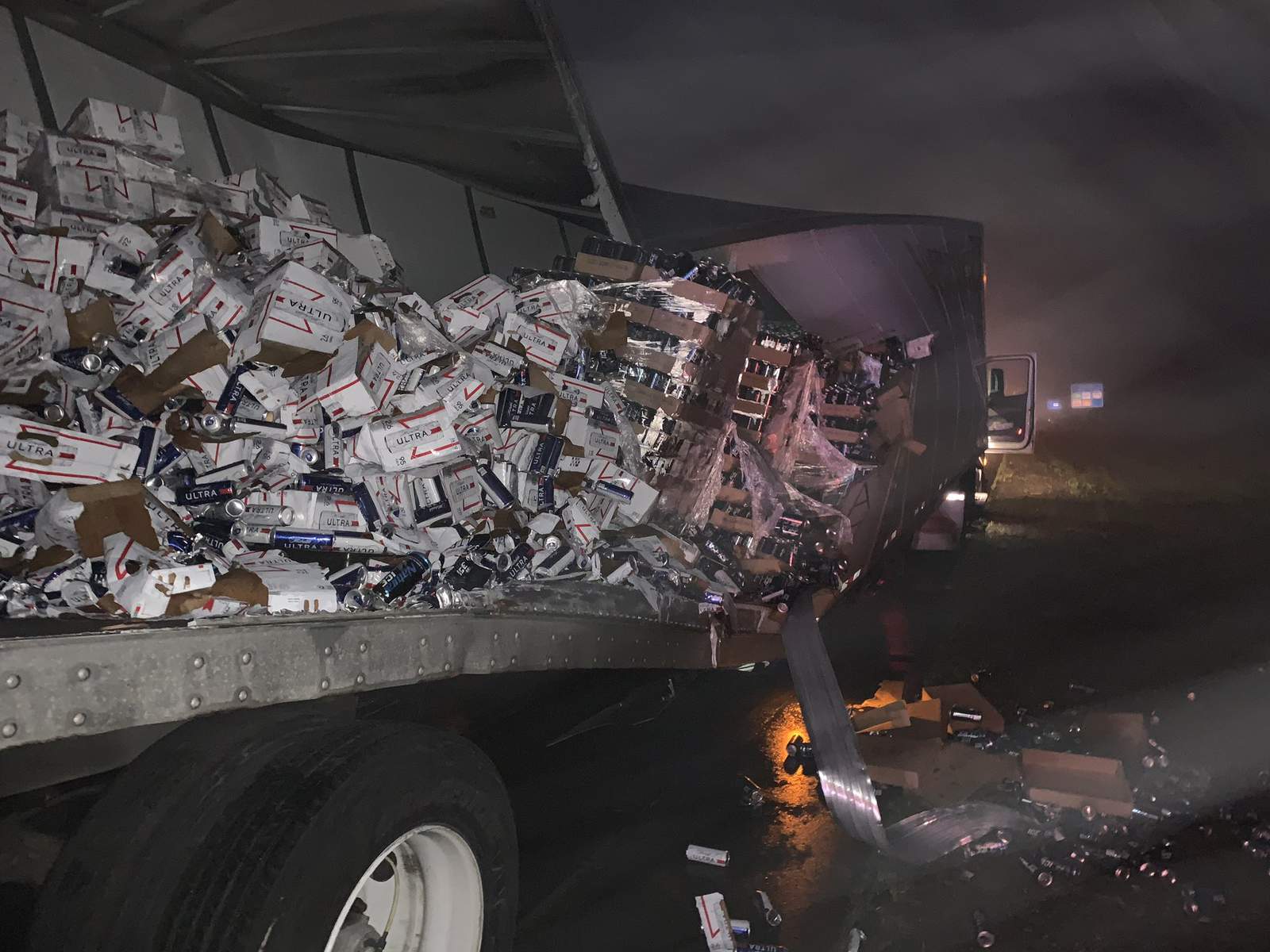 Beer spills onto I-95 during crash in St. Johns County
