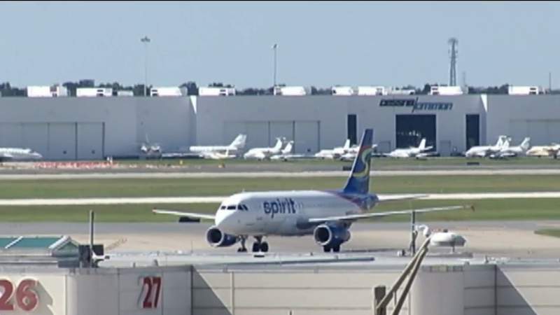 Spirit cancels 227 flights, stranding hundreds at Orlando airport
