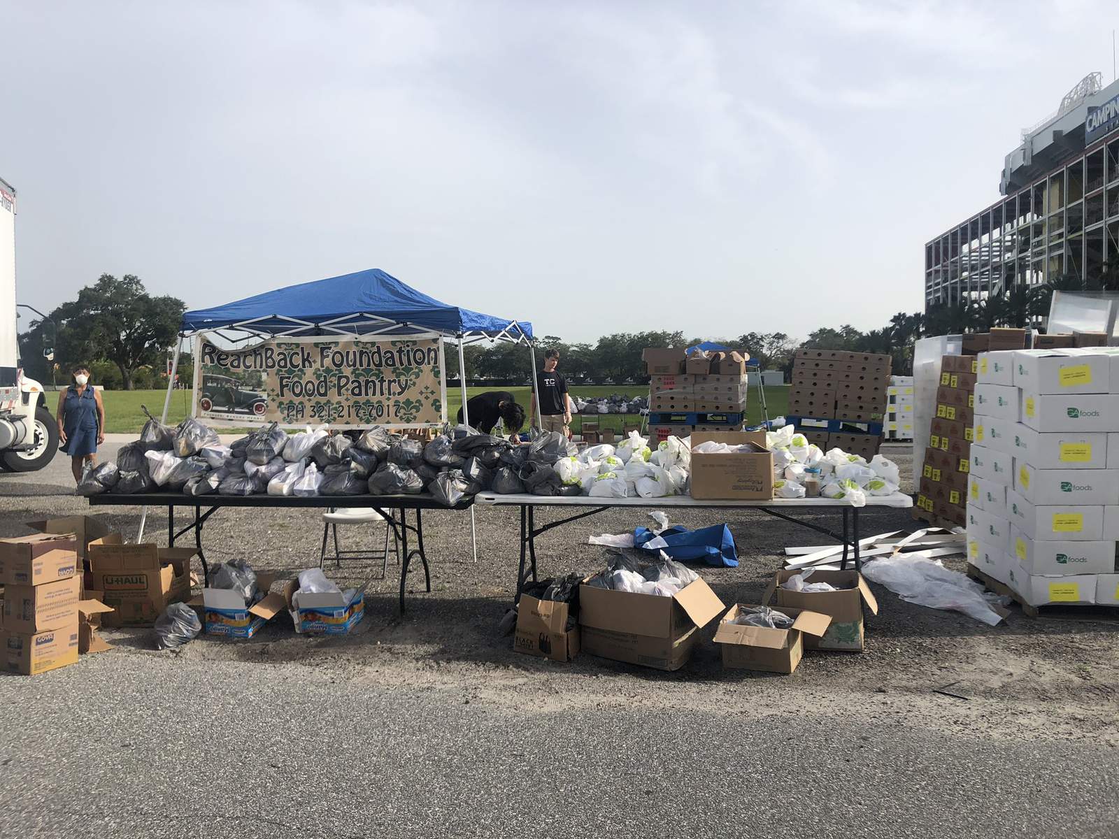 Nonprofit distributing 2,000 bags of food at Camping World Stadium