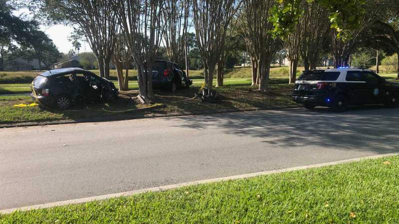 3 dead after 2-vehicle crash in Hunters Creek, FHP says