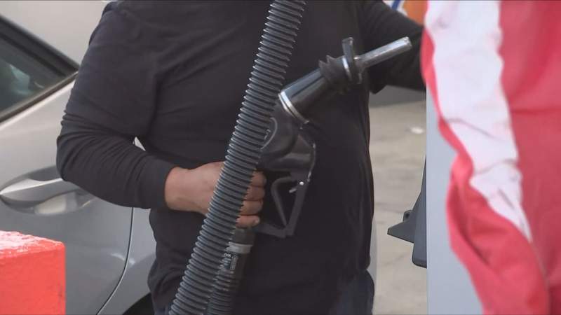 Florida gas prices top $3 per gallon, set new high for the year