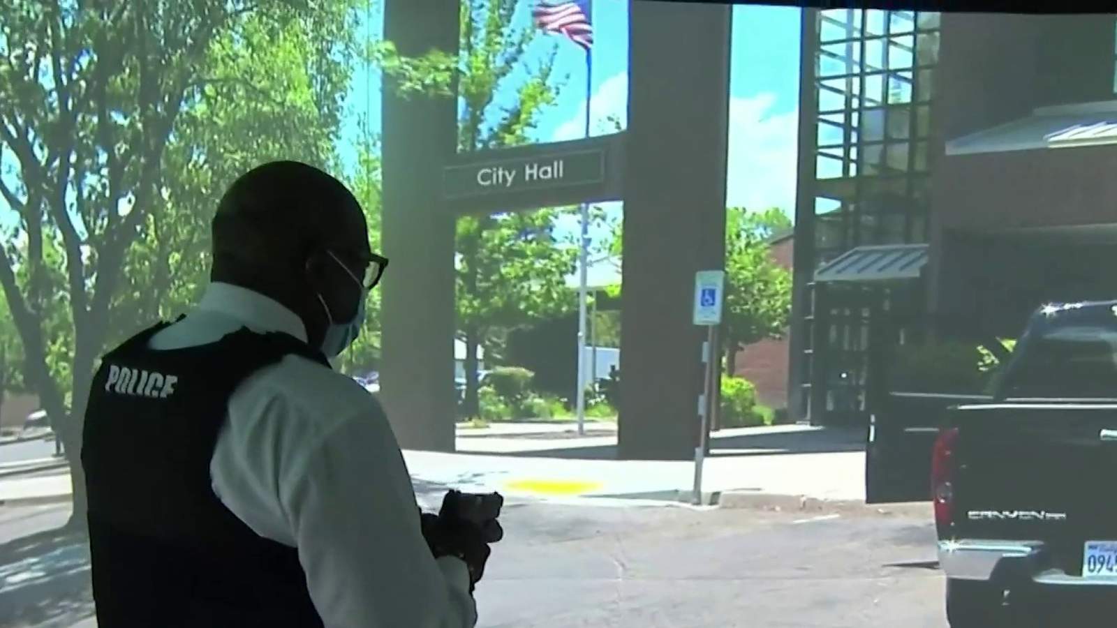 Citizen Review Board tests new Orlando police training simulator