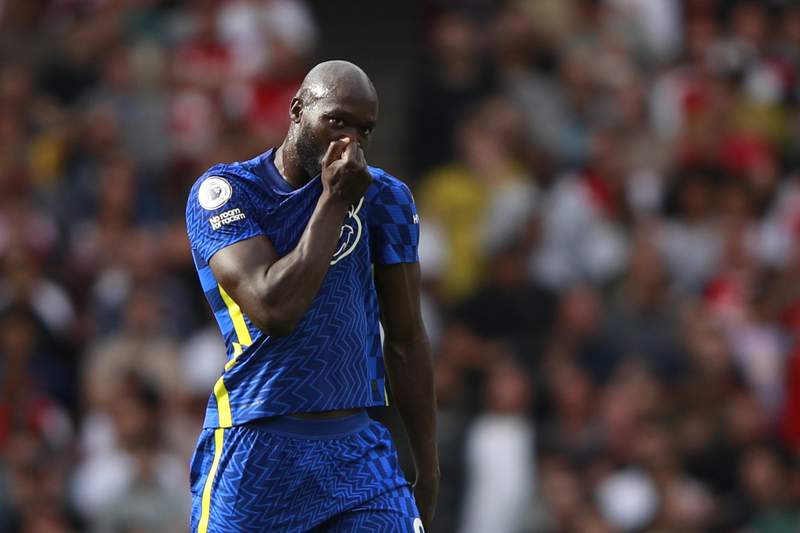 Lukaku marks Chelsea return with goal, Kane back for Spurs