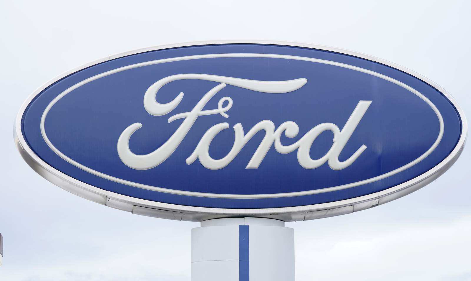Ford loses track of dangerous air bags, forcing 2 recalls