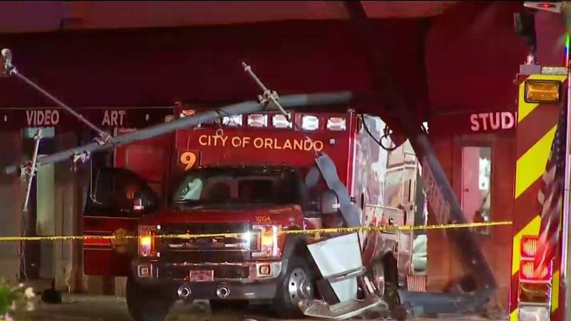 1 dead, 2 hurt in crash with ambulance in Orlando