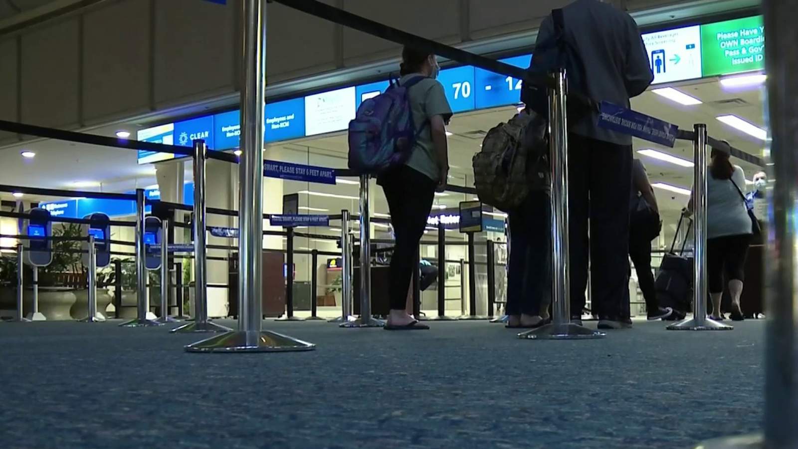 Families fly out of Orlando on Thanksgiving eve
