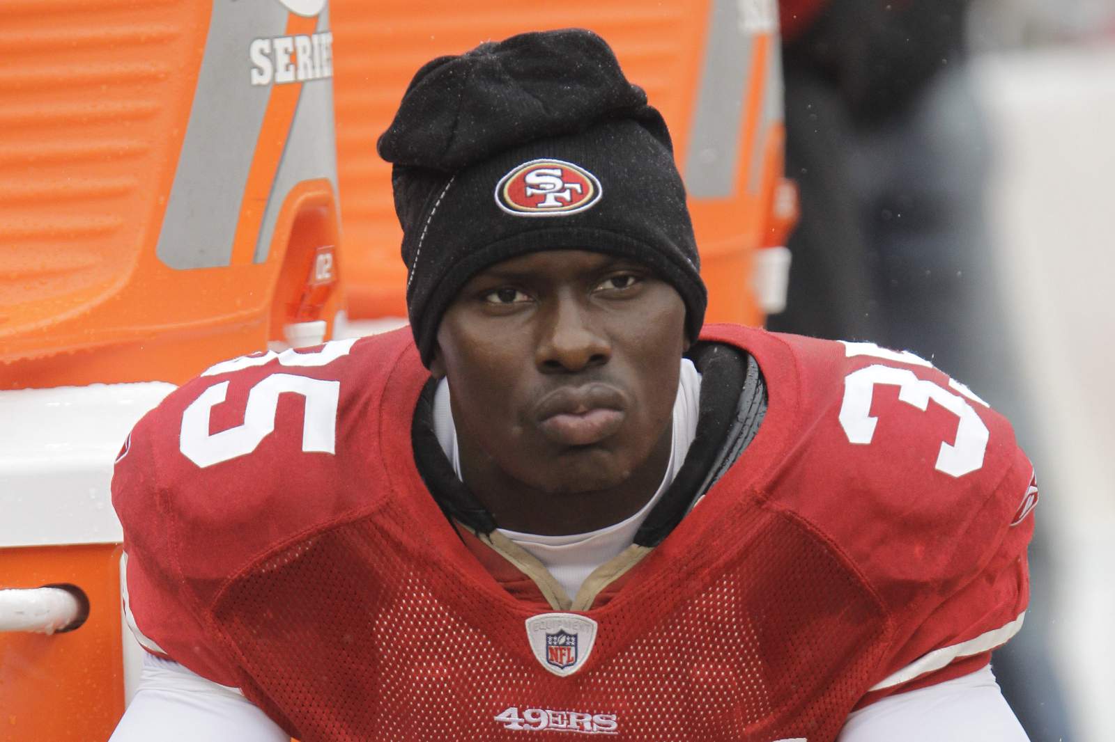 Ex-NFL player's brain to be probed for trauma-related harm